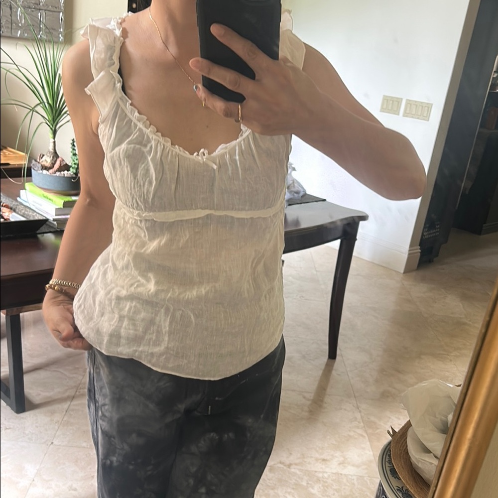 La vie Elegant White Ruffled linen Women's Top